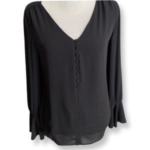 🎉Reduced Price🎉White House Black Market Women’s blouse w/Ruffle Sleeves Size S